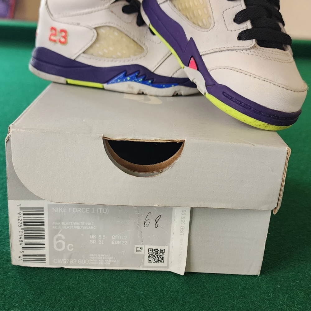 Nike Kids Shoes - White and Purple